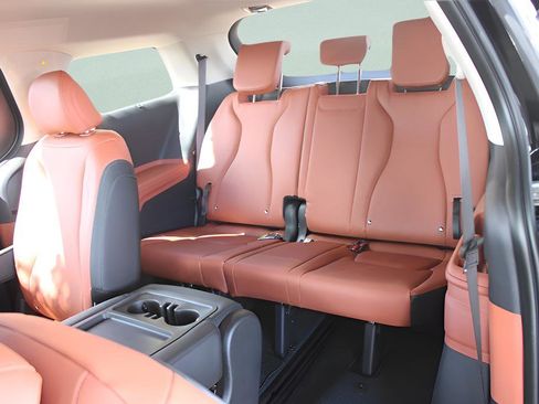 New 2026 Kia Carnival EX image 21