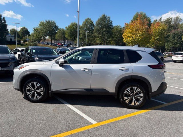 Used 2023 Nissan Rogue SV AWD/4WD image 2