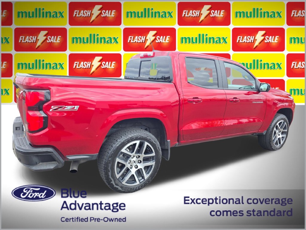 Used 2024 Chevrolet Colorado Z71 w/ Z71 Convenience Package 2 AWD/4WD image 3