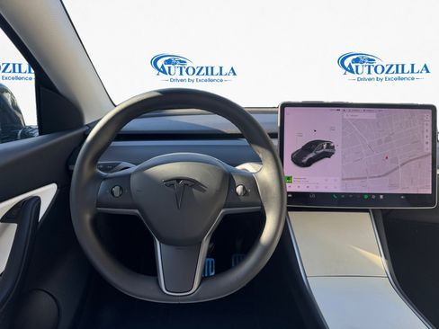 Used 2021 Tesla Model Y Performance image 3