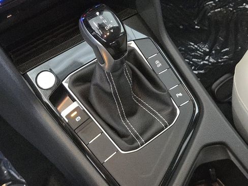 New 2026 Volkswagen Taos SE image 12