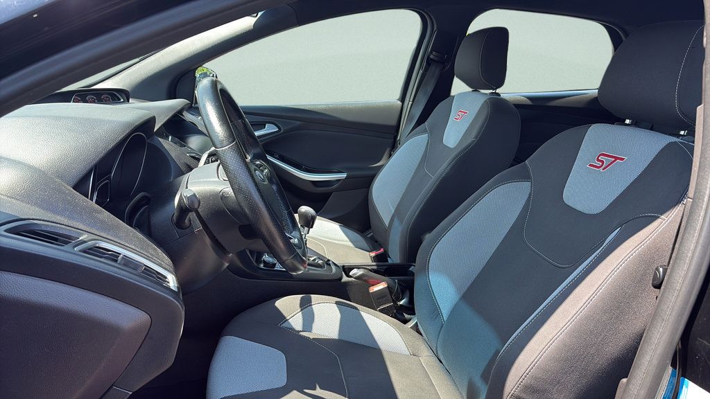 Used 2018 Ford Focus ST FWD image 9