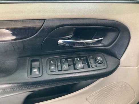 Used 2012 Dodge Grand Caravan SXT w/ Entertainment Group 1 image 5