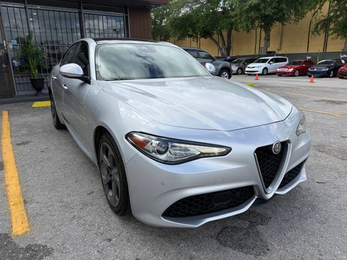 Used 2017 Alfa Romeo Giulia AWD image 3
