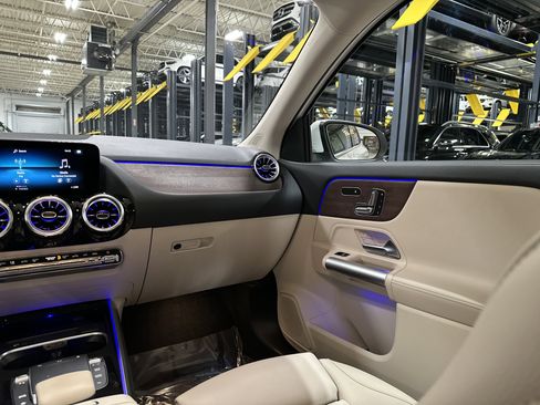 Certified 2023 Mercedes-Benz GLA 250 4MATIC image 25