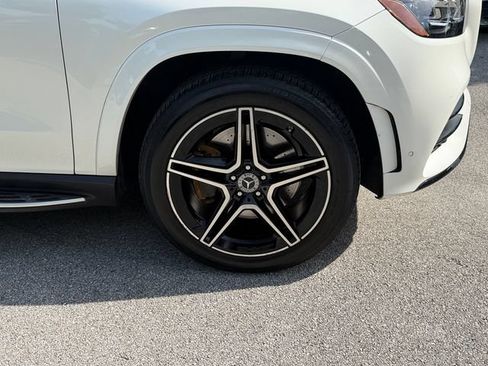 Used 2022 Mercedes-Benz GLS 450 4MATIC image 10