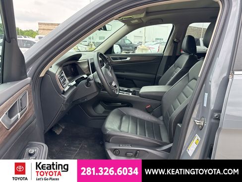 Used 2025 Volkswagen Atlas SEL AWD/4WD image 17