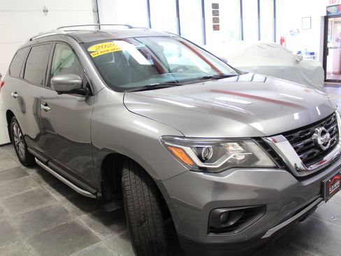 Used 2020 Nissan Pathfinder SL AWD/4WD image 3