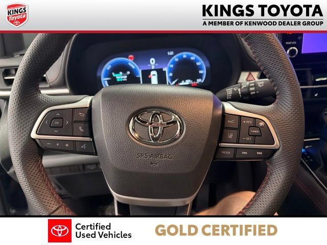 Used 2025 Toyota Sienna XSE AWD/4WD image 26