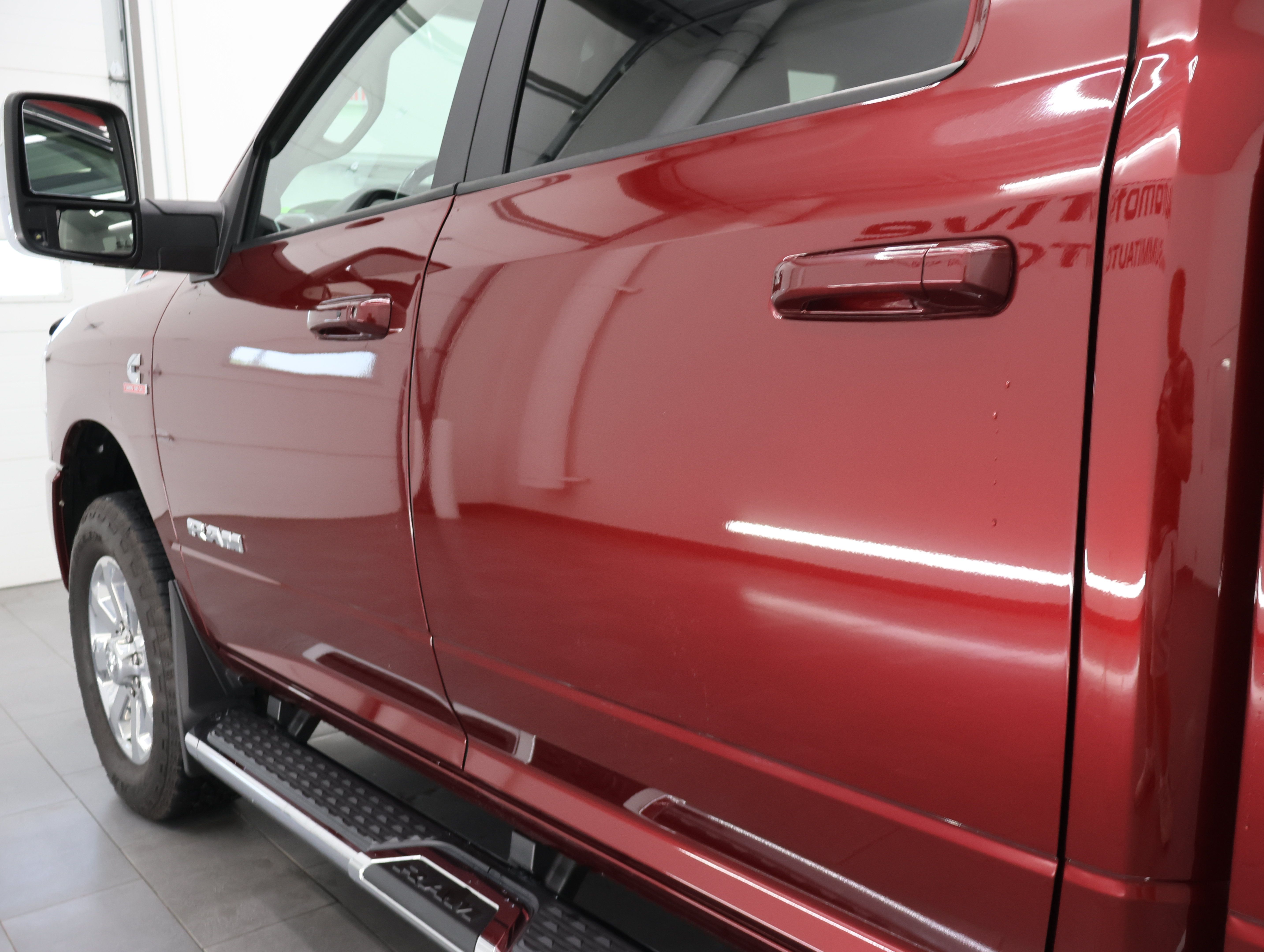 Used 2024 RAM 2500 Laramie AWD/4WD image 30