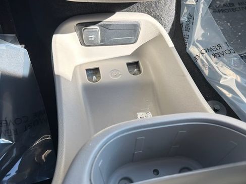 Used 2023 Chrysler Pacifica Touring-L FWD image 23