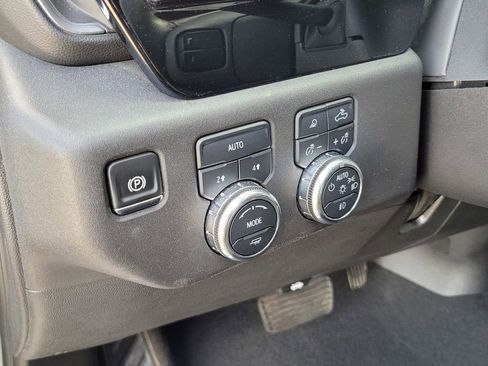 Used 2025 GMC Sierra 1500 SLT AWD/4WD image 17