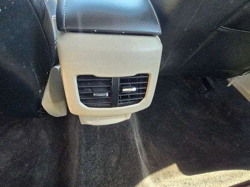 Used 2018 Ford Fusion SE w/ Fusion SE Technology Package image 10