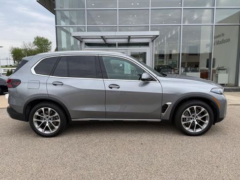Used 2024 BMW X5 xDrive40i w/ Premium Package AWD/4WD image 2