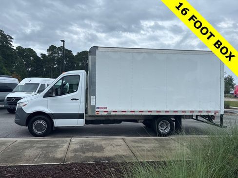Used 2021 Freightliner Sprinter 3500 image 6