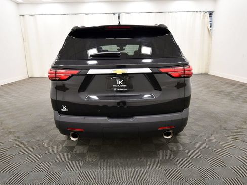 Used 2023 Chevrolet Traverse LT w/ LT Premium Package AWD/4WD image 6