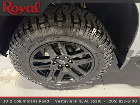 Used 2024 Chevrolet Silverado 1500 LT Trail Boss w/ Convenience Package II image 11