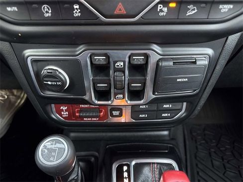 Used 2018 Jeep Wrangler Unlimited Rubicon image 25