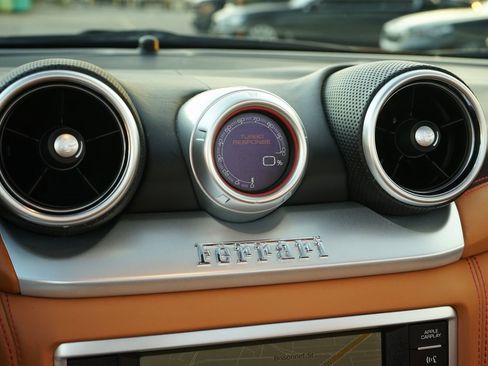 Used 2016 Ferrari California T image 25