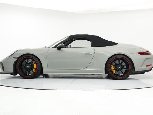 Used 2019 Porsche 911 Speedster RWD image 3