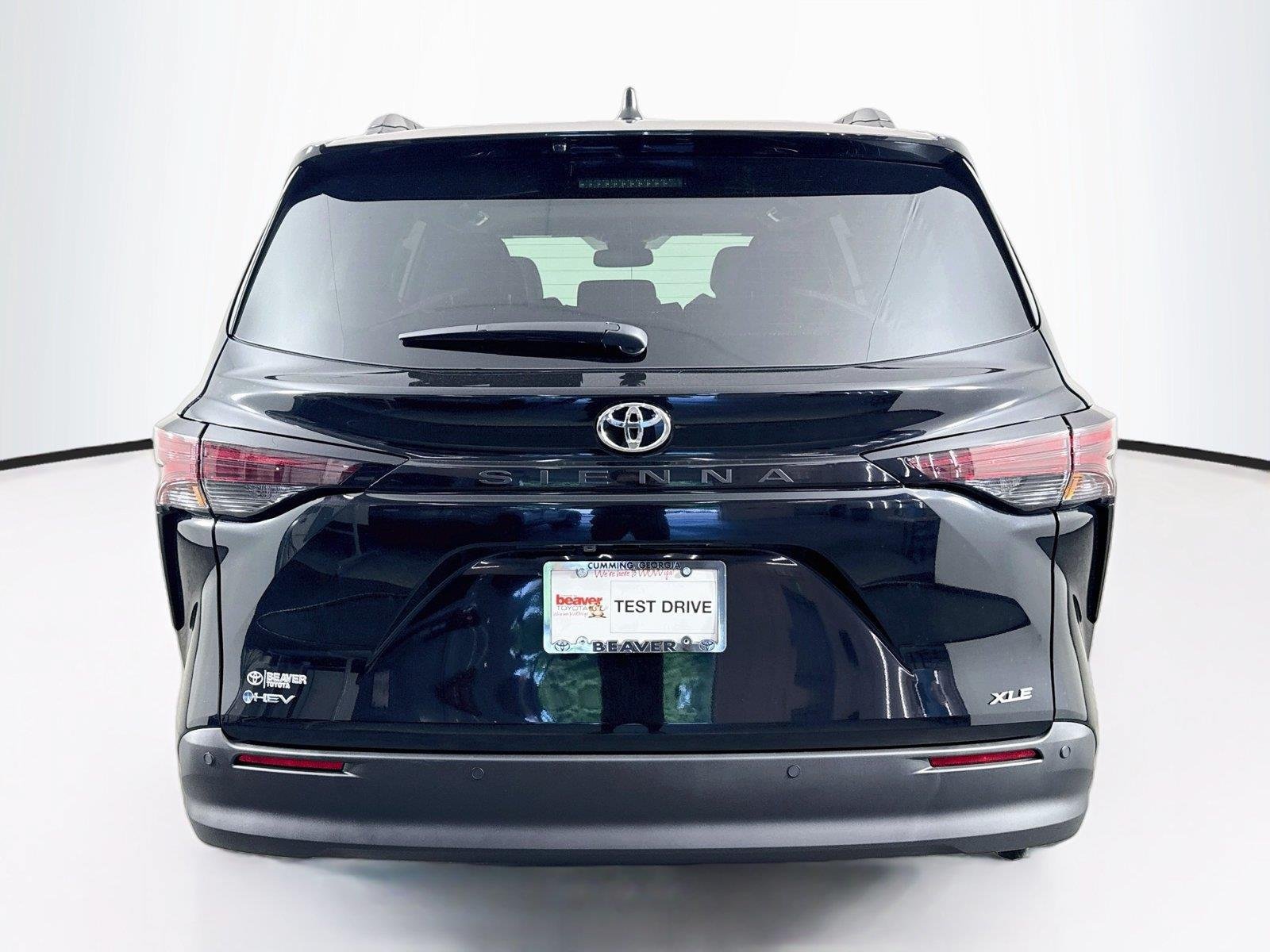 New 2026 Toyota Sienna XLE FWD image 12