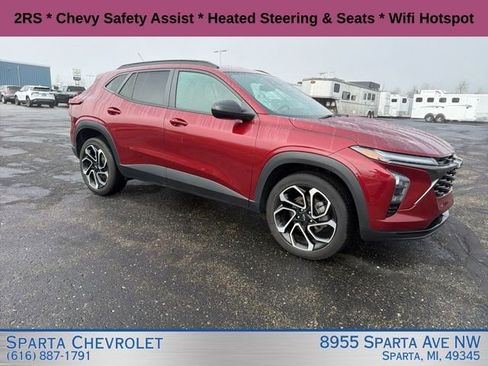 Used 2024 Chevrolet Trax RS FWD image 1