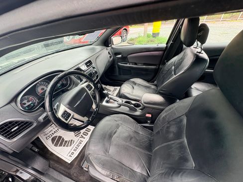 Used 2014 Chrysler 200 Limited FWD image 11
