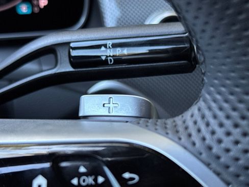 Used 2024 Mercedes-Benz GLC 300 4MATIC image 40