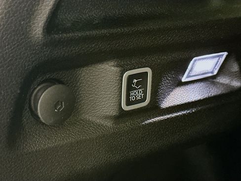 Used 2023 Jeep Grand Cherokee L Laredo AWD/4WD image 31
