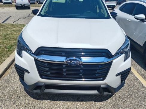 Used 2023 Subaru Ascent 8-Passenger AWD/4WD image 10