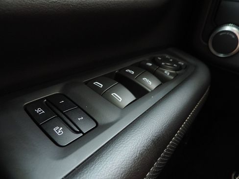 Used 2021 GMC Yukon SLT w/ SLT Luxury Plus Package RWD image 29