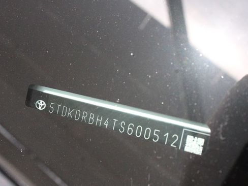 Certified 2026 Toyota Highlander Platinum AWD/4WD image 76