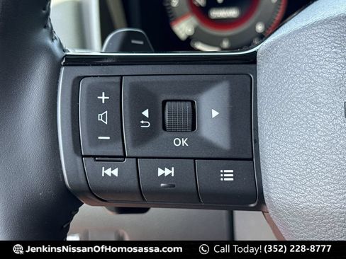 Certified 2025 Nissan Rogue SL FWD image 43