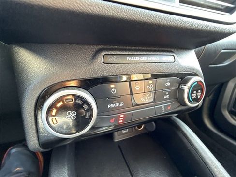 Used 2021 Ford Escape SE image 18