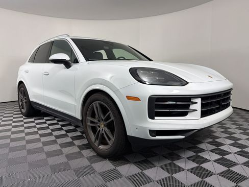 Certified 2024 Porsche Cayenne AWD/4WD image 7