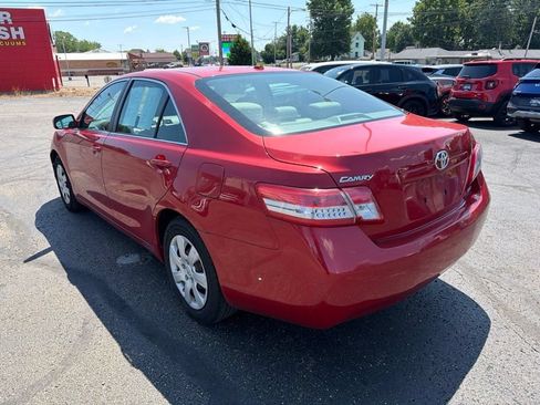 Used 2011 Toyota Camry LE FWD image 5
