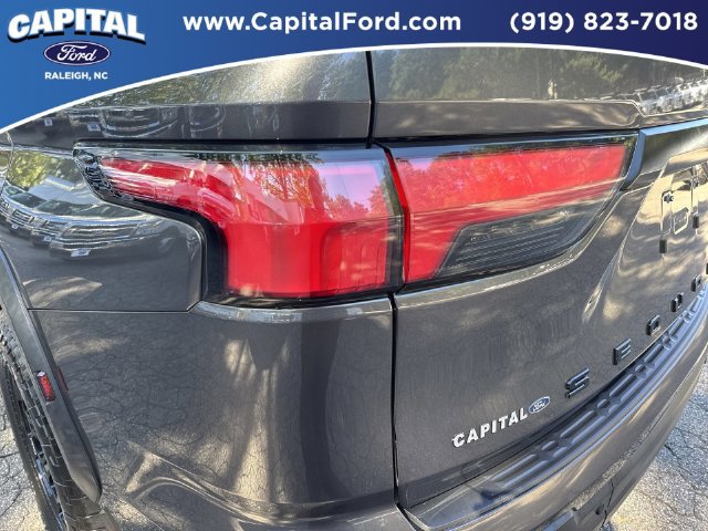 Used 2025 Toyota Sequoia TRD Pro AWD/4WD image 15