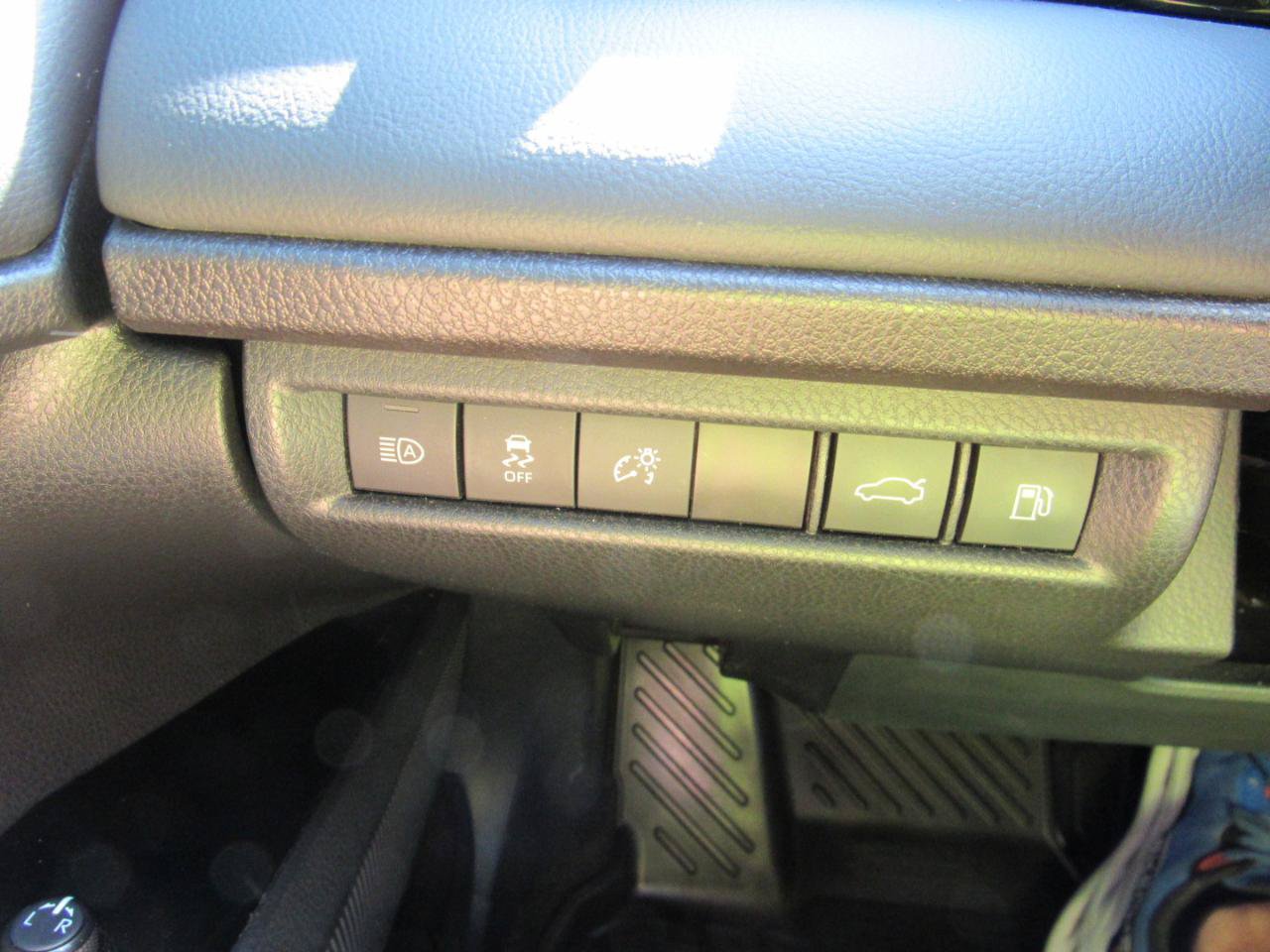 Used 2025 Toyota Camry XSE FWD image 17