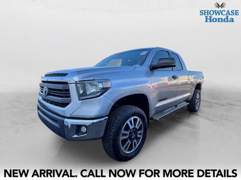 Used 2015 Toyota Tundra SR5 w/ SR5 Upgrade Package RWD image 2