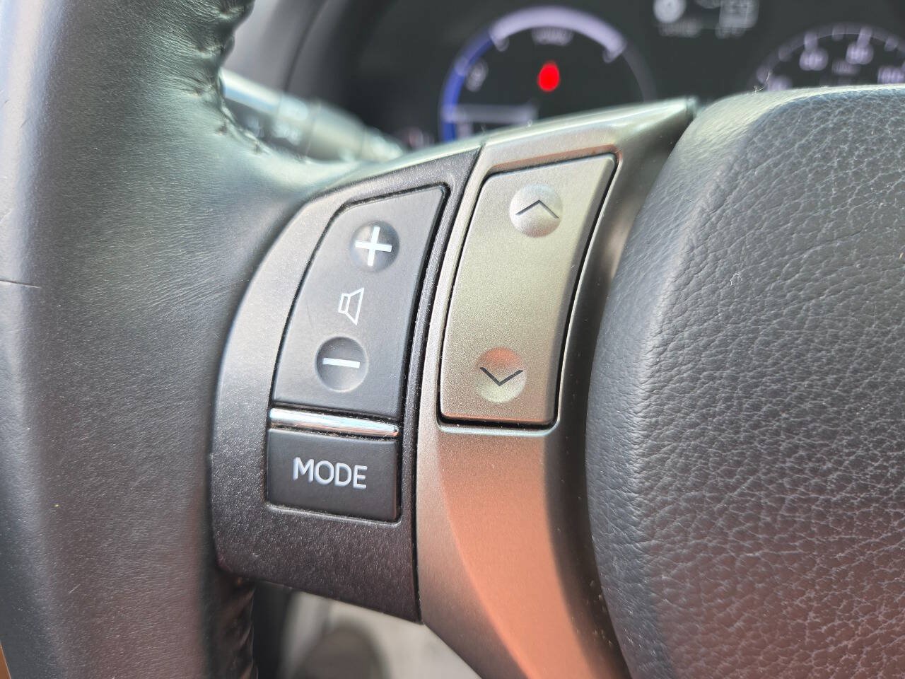 Used 2015 Lexus RX 450h AWD image 24