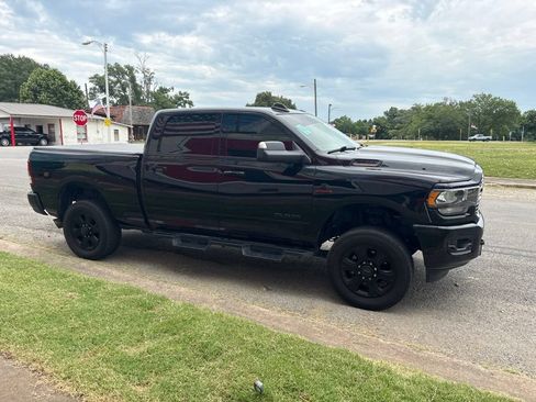 Used 2021 RAM 2500 Big Horn w/ Night Edition AWD/4WD image 8