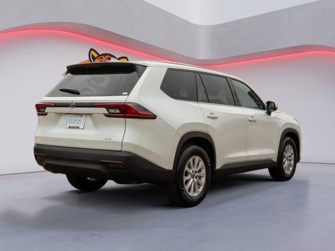 Used 2025 Toyota Grand Highlander FWD image 5