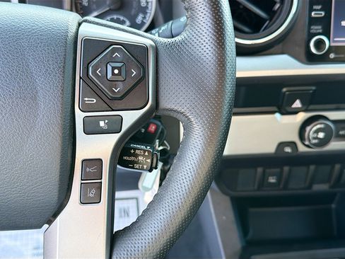 Used 2020 Toyota Tacoma SR5 image 34