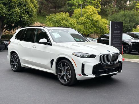 Used 2024 BMW X5 xDrive50e w/ M Sport Package AWD/4WD image 7