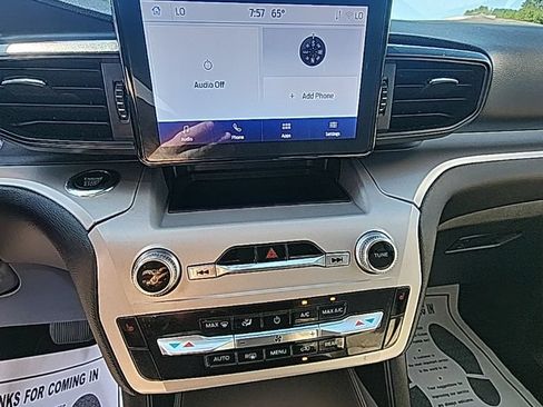 Used 2023 Ford Explorer XLT AWD/4WD image 23