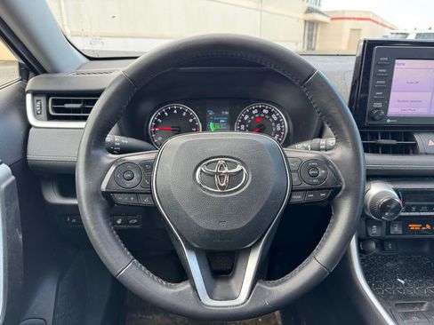 Used 2022 Toyota RAV4 XLE w/ Convenience Package AWD/4WD image 6