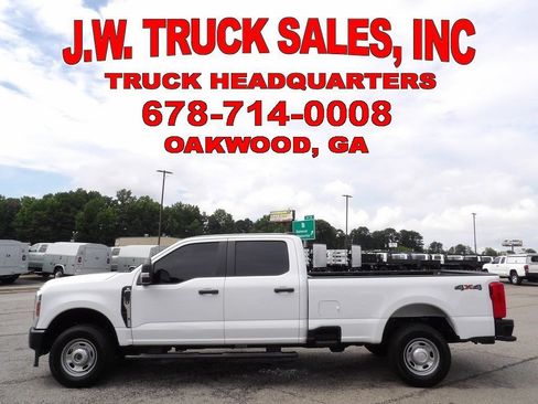 Used 2024 Ford F250 XL AWD/4WD image 2