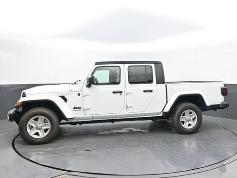 Used 2022 Jeep Gladiator Sport AWD/4WD image 2