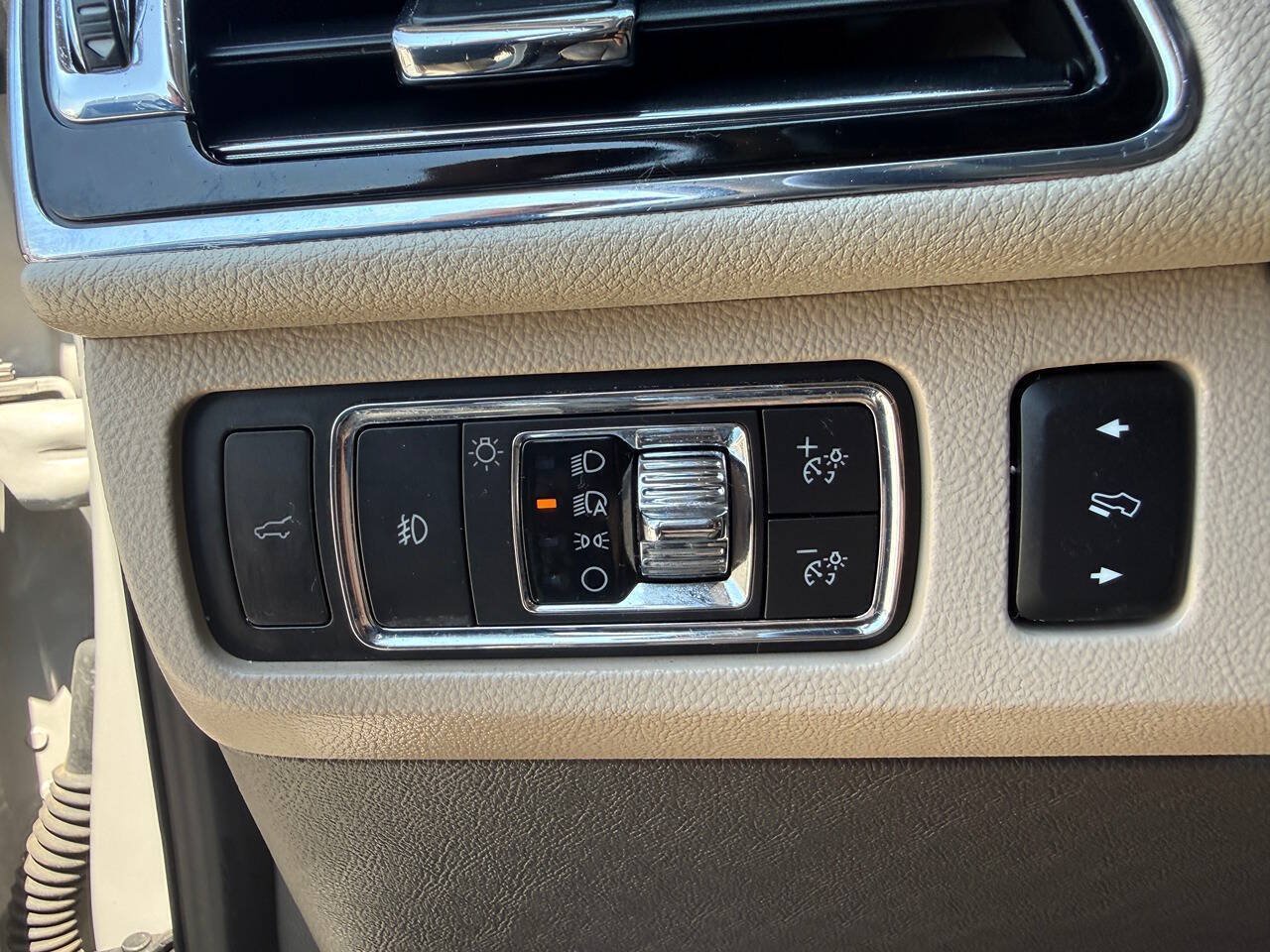 Used 2022 Lincoln Navigator Reserve AWD/4WD image 36