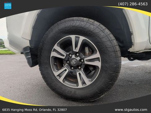 Used 2017 Toyota Tacoma TRD Sport w/ Premium & Technology Package AWD/4WD image 30